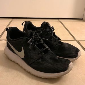 Nike Tanjun Running Shoe